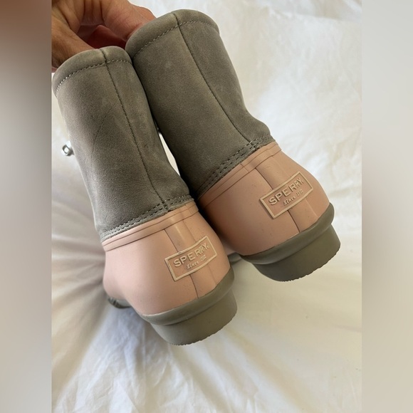 Sperry STS85324 Women's | Size 9 | Pale Pink Gray Suede | Rain Boot - Picture 3 of 9